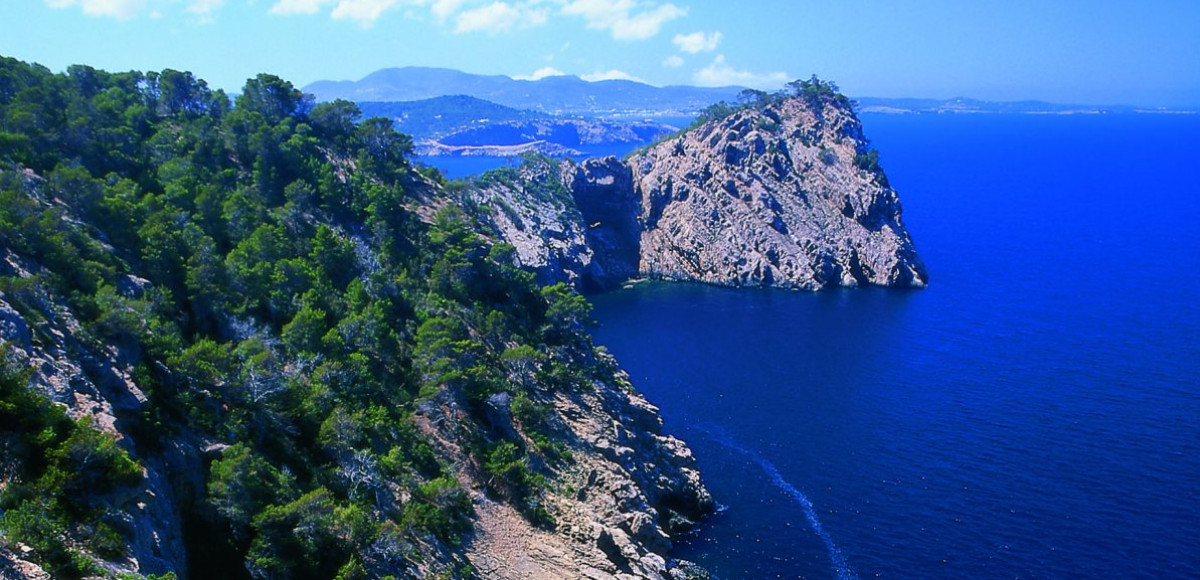 Rustige vakantie op Ibiza - Welke gebieden je moet vermijden